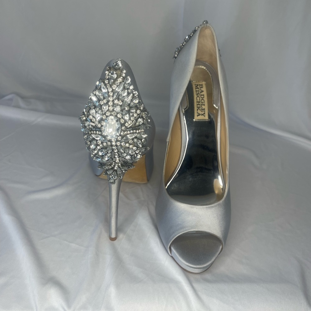 BADGLEY MISCHKA KIARA HEELS (sz 9 but runs small more like 8.5)